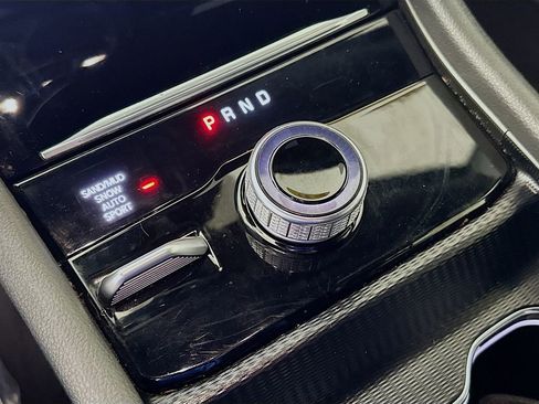 Certified 2024 Jeep Grand Cherokee L Limited w/ Luxury Tech Group II image 27