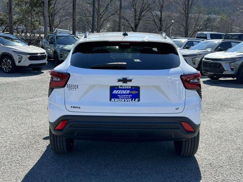 New 2026 Chevrolet Trax LT w/ Driver Confidence Package FWD image 4