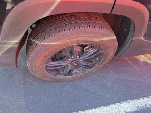 Used 2023 GMC Terrain AT4 image 7