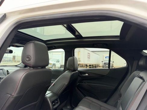 Used 2022 Chevrolet Equinox RS image 9