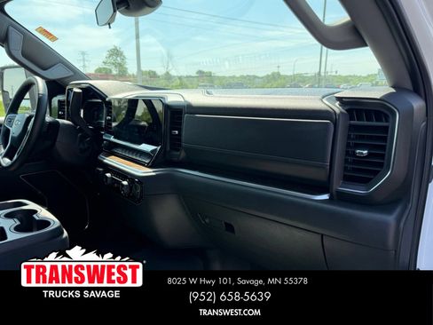 Used 2025 Chevrolet Silverado 2500 LT w/ Convenience Package AWD/4WD image 7