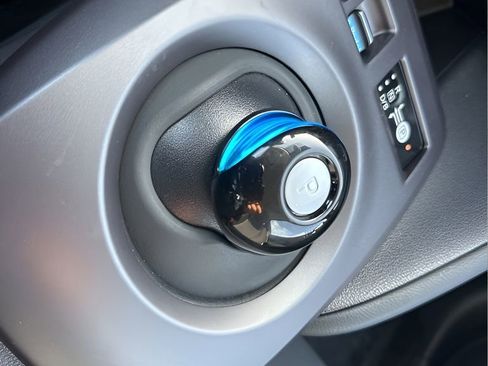 Used 2023 Nissan Leaf S image 15