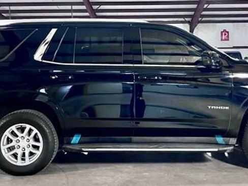 Used 2021 Chevrolet Tahoe LT RWD image 2