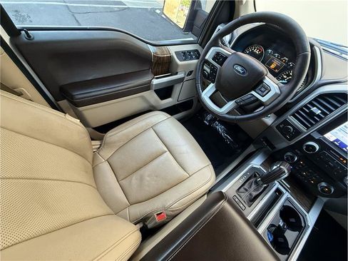 Used 2018 Ford F150 Lariat w/ Equipment Group 502A Luxury AWD/4WD image 10
