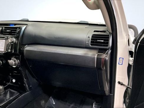 Used 2019 Toyota 4Runner TRD Off-Road Premium AWD/4WD image 19