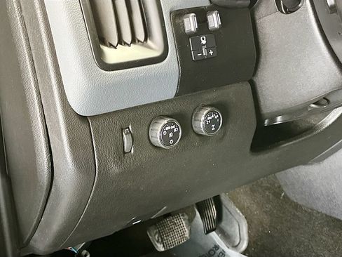 Used 2017 Chevrolet Colorado Z71 AWD/4WD image 10