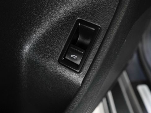 Used 2014 Volkswagen Jetta GLI Autobahn FWD image 17