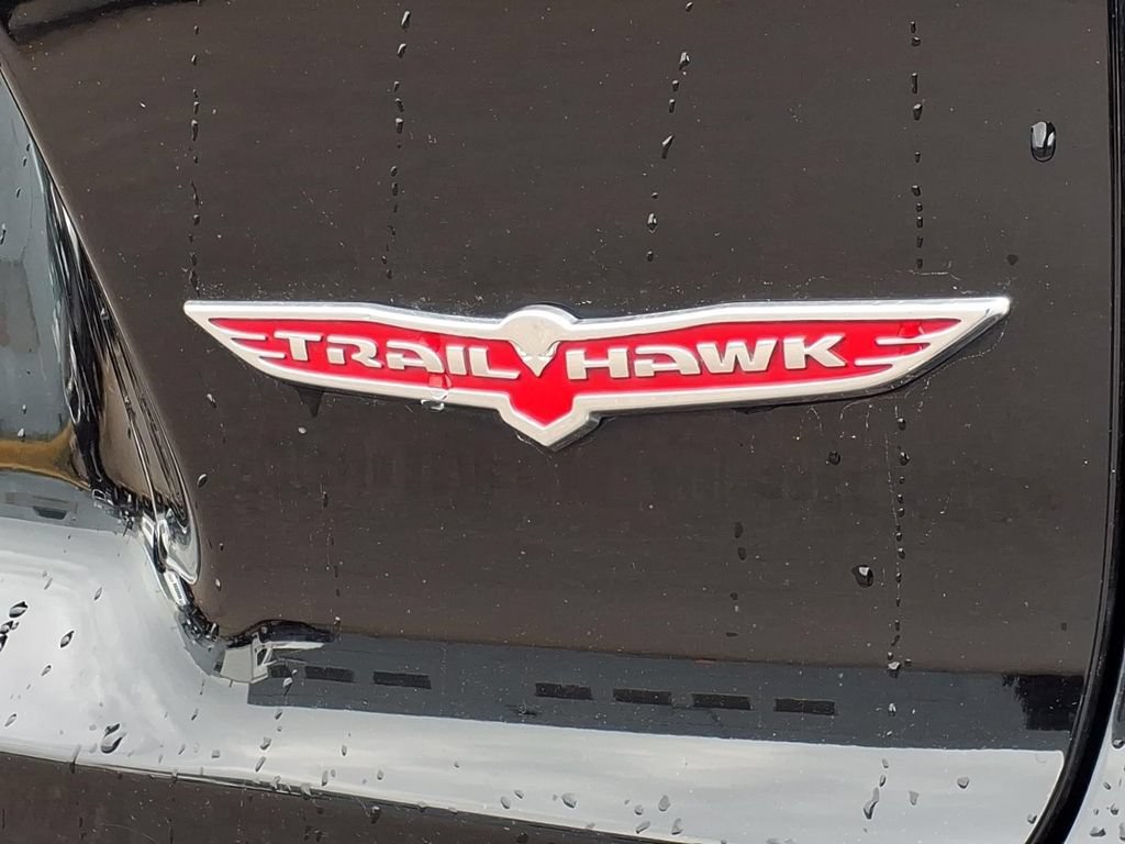 Used 2019 Jeep Cherokee Trailhawk w/ Cold Weather Group AWD/4WD image 26
