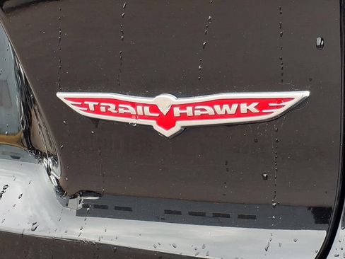 Used 2019 Jeep Cherokee Trailhawk w/ Cold Weather Group AWD/4WD image 26
