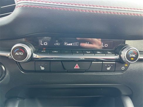 Used 2024 MAZDA MAZDA3 s image 27