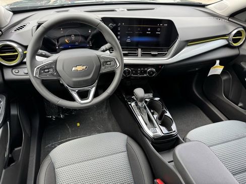 New 2025 Chevrolet Trax LT w/ Driver Confidence Package image 8