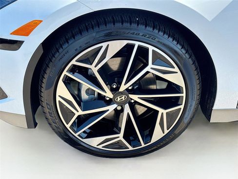 Used 2025 Hyundai Ioniq 6 SEL RWD image 31