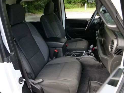 Used 2022 Jeep Wrangler Sport image 31