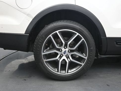 Used 2017 Ford Explorer Sport w/ Equipment Group 401A AWD/4WD image 13