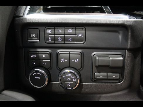 Used 2026 Chevrolet Tahoe Premier w/ Sun And Tow Package AWD/4WD image 29
