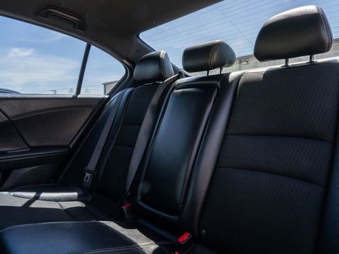 Used 2017 Honda Accord Sport image 19