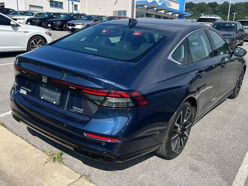 Used 2024 Honda Accord Touring image 5