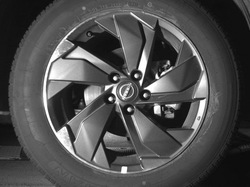 Used 2025 Nissan Rogue SV FWD image 13