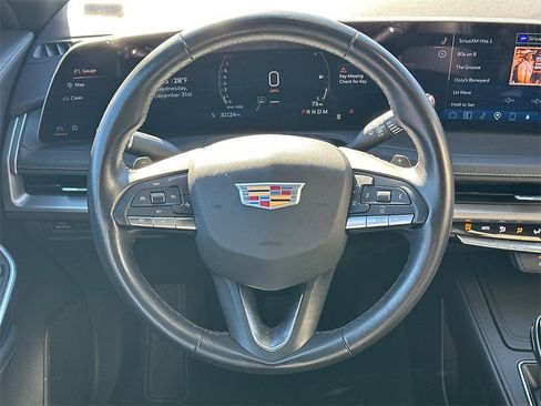 Certified 2025 Cadillac XT4 Premium Luxury image 23