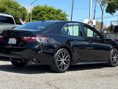 Certified 2023 Toyota Camry SE w/ Blackout Package (TMS) image 3