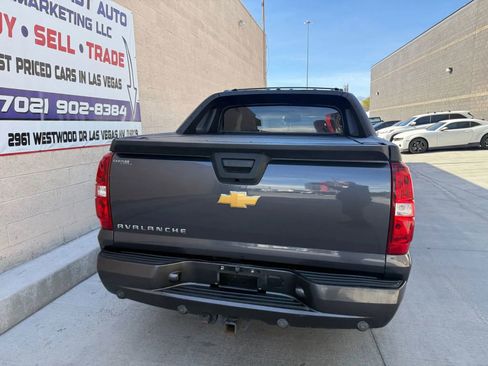Used 2011 Chevrolet Avalanche LT image 5