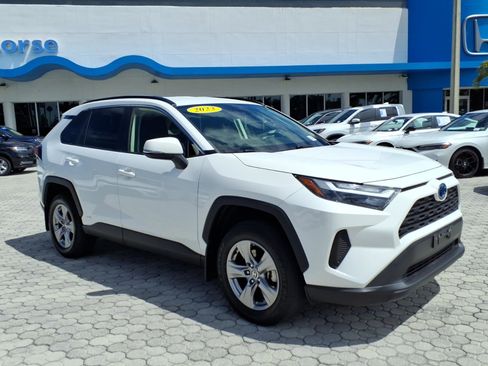 Used 2023 Toyota RAV4 LE AWD/4WD image 16