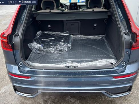 New 2026 Volvo XC60 B5 Plus w/ Climate Package image 17