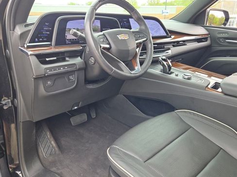 Used 2023 Cadillac Escalade Premium Luxury AWD/4WD image 27