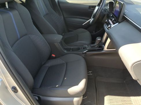 Used 2024 Toyota Corolla Cross AWD Hybrid w/ Moonroof Package image 21