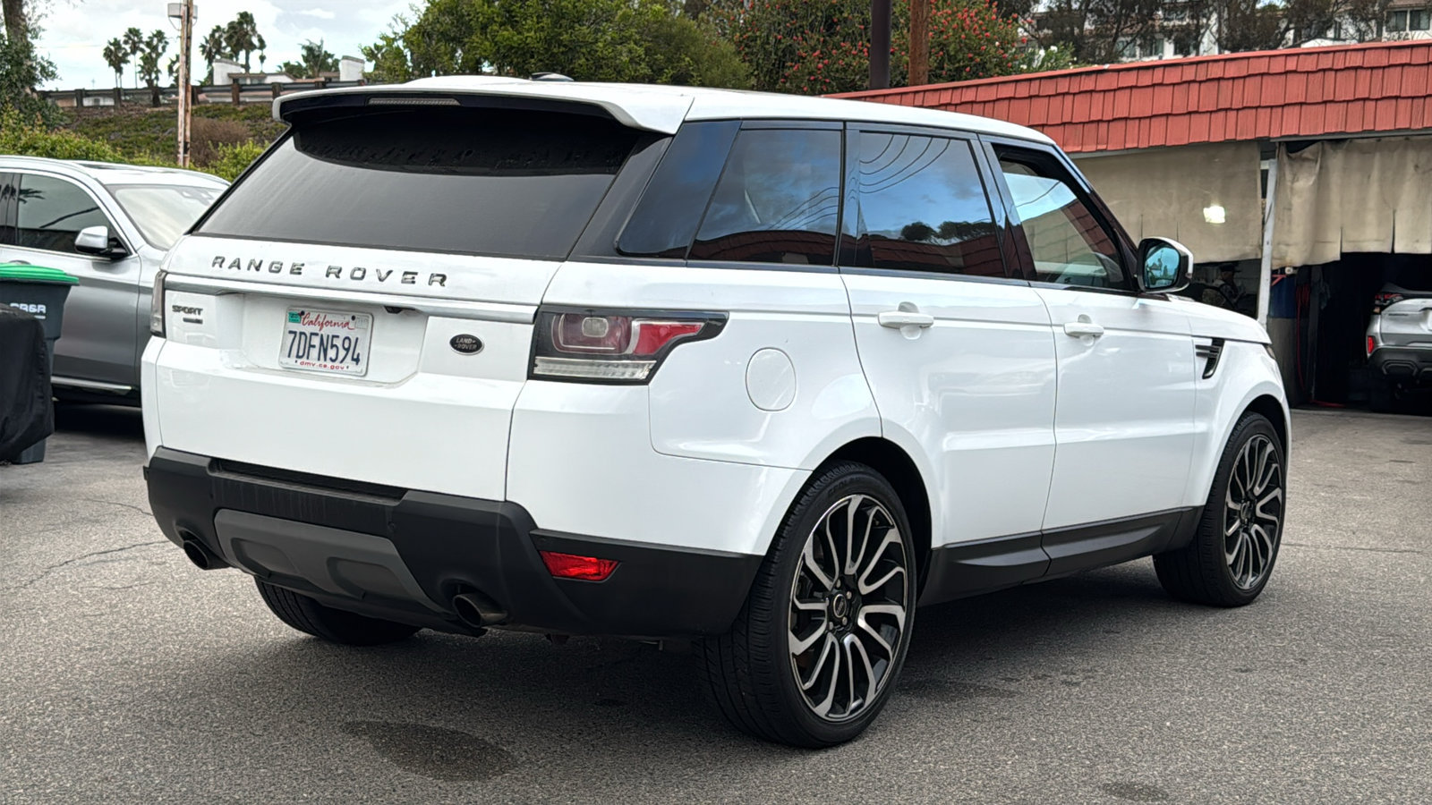 Used 2014 Land Rover Range Rover Sport HSE AWD/4WD image 9