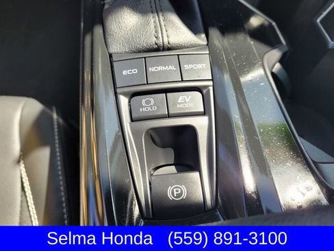 Used 2025 Toyota Camry SE FWD image 23