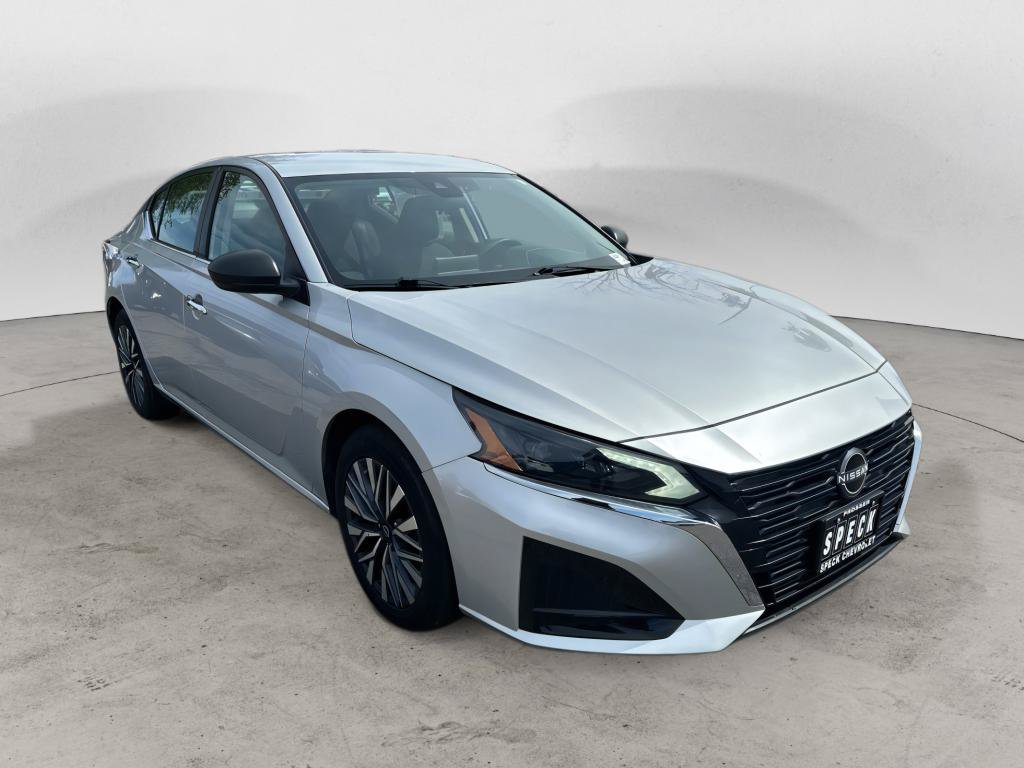 Used 2024 Nissan Altima 2.5 SV FWD image 7