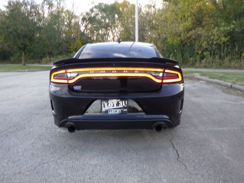 Used 2019 Dodge Charger R/T w/ Plus Group RWD image 7