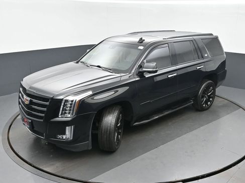Used 2020 Cadillac Escalade Luxury w/ Escalade Sport Edition image 34