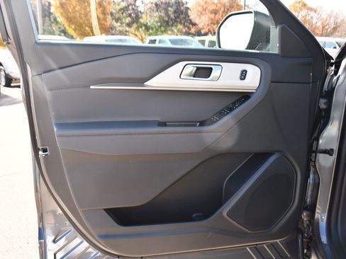 Used 2026 Ford Explorer Active w/ Active Comfort Package image 25