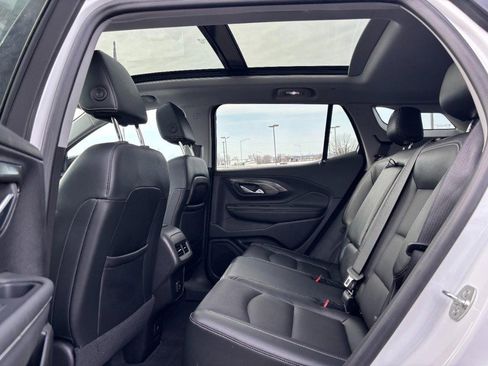 Certified 2024 GMC Terrain SLT w/ Elevation Edition image 10