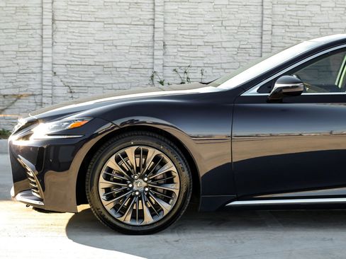 Used 2019 Lexus LS 500 w/ Interior Upgrade Package RWD image 12