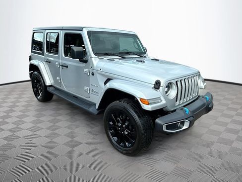 Used 2023 Jeep Wrangler Unlimited Sahara w/ Cold Weather Group AWD/4WD image 4