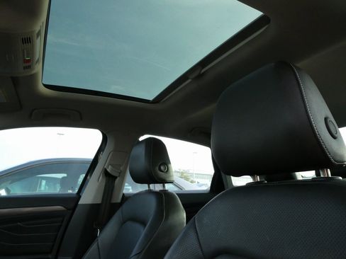 Used 2024 Volkswagen Jetta SEL image 32