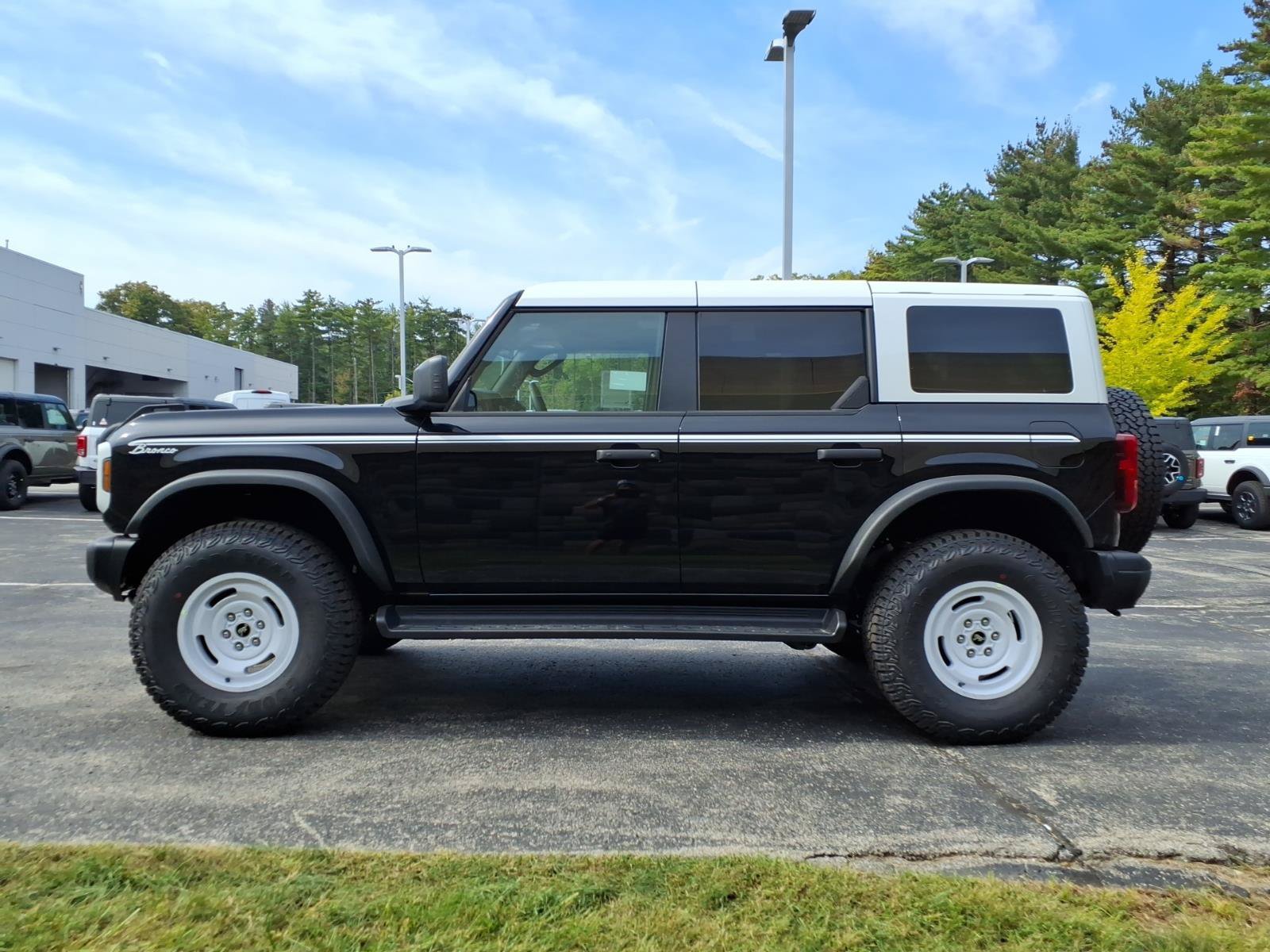 New 2026 Ford Bronco Heritage Edition AWD/4WD image 6