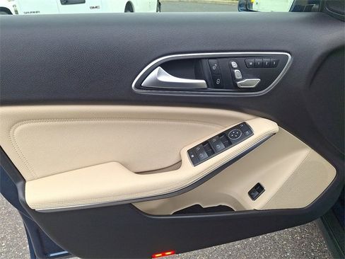 Used 2020 Mercedes-Benz GLA 250 4MATIC image 12