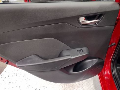 Used 2018 Hyundai Accent SE FWD image 19