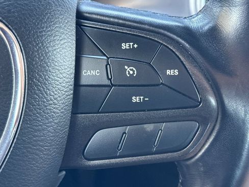 Used 2022 Dodge Charger SXT RWD image 26