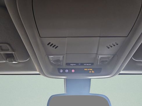 Used 2023 GMC Terrain SLE w/ Driver Convenience Package image 27