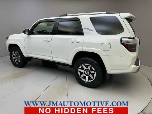 Used 2017 Toyota 4Runner TRD Off-Road image 3