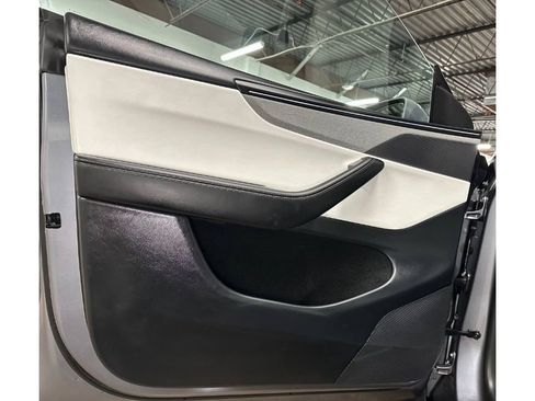 Used 2026 Tesla Model Y Long Range image 18