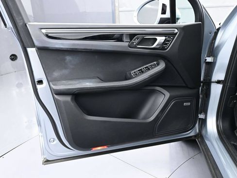 Certified 2020 Porsche Macan AWD/4WD image 15