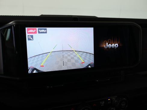Used 2025 Jeep Gladiator Rubicon AWD/4WD image 6