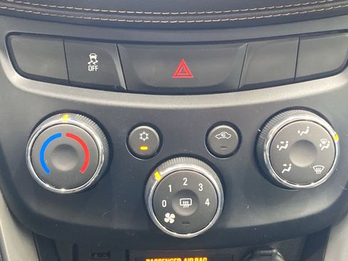 Used 2020 Chevrolet Trax LS image 19