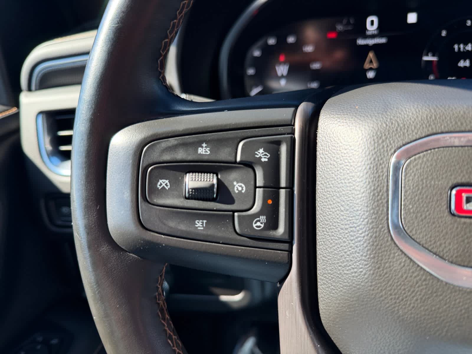 Used 2023 GMC Yukon AT4 w/ AT4 Premium Package AWD/4WD image 27
